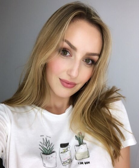 Alicia Joe star pretty pics