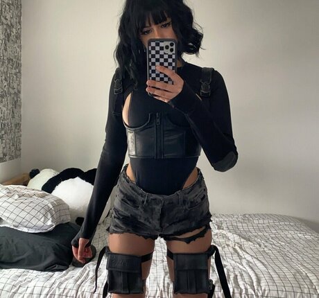 Ne0nprincess star top photos