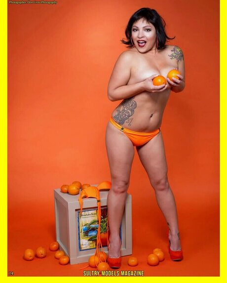 Risa Risque high quality pornstar images