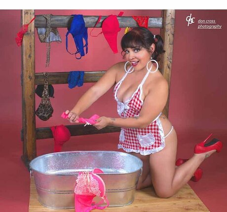 Risa Risque model sex pic