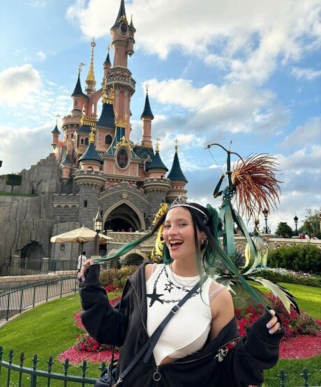 Jamie Lou Stenzel star beautiful gallery