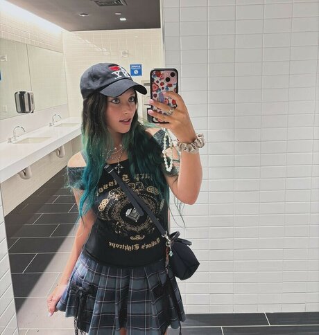 Jamie Lou Stenzel art actress pic