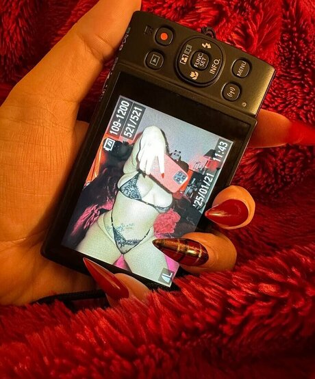 fausefate sexy model image