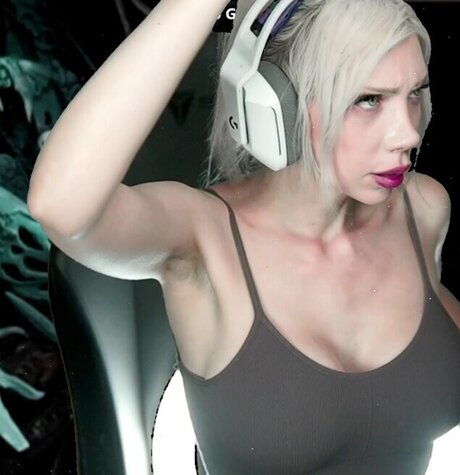 Intraventus pornstar sexy pic