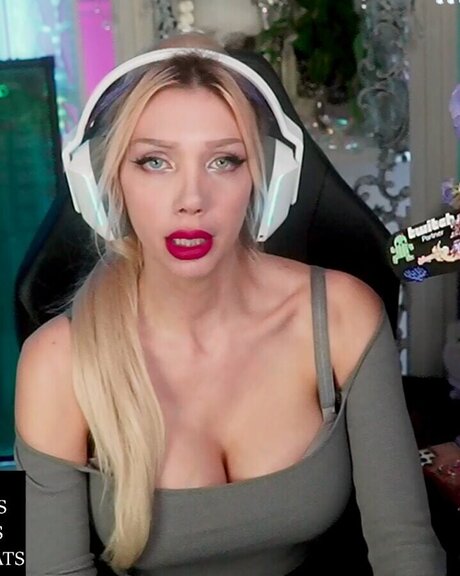 Intraventus art actress galleries