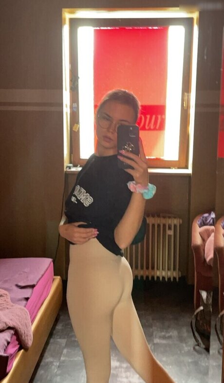 secret hub wue top star photo