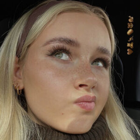 Lili Hamann star free images