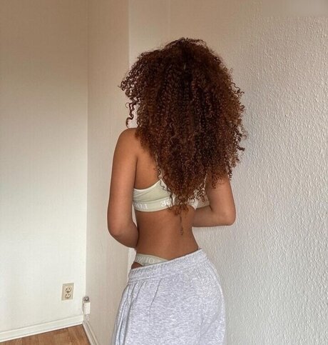 Chevelly star hot picture