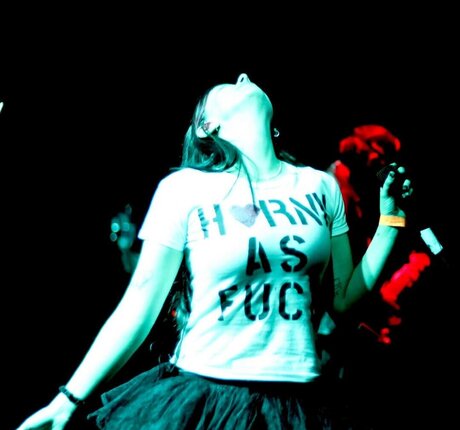 Carly McLellan model naked img