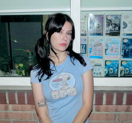 Carly McLellan hd actress archive