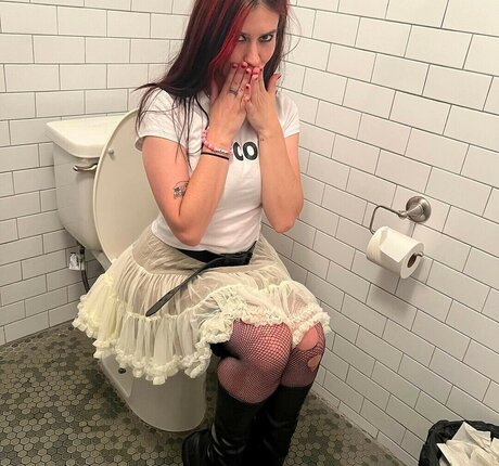 Carly McLellan perfect star picture