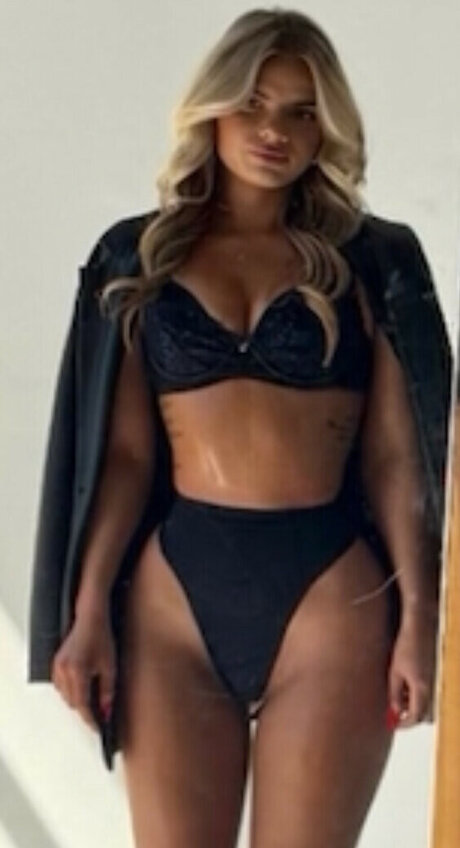 Delanie Lynn sex actress archive