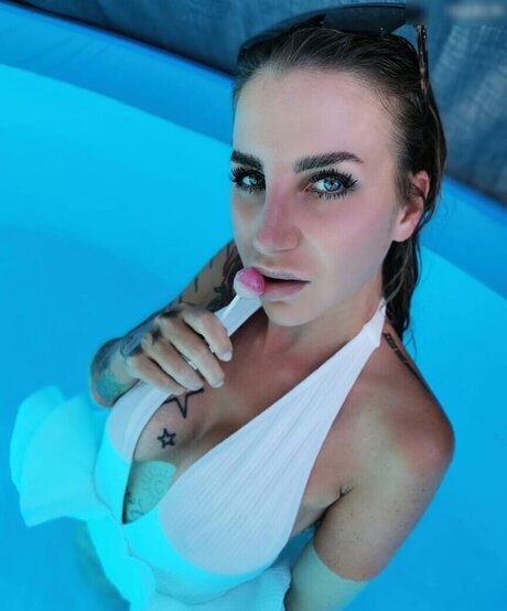 Ciiiindi model nude gallery