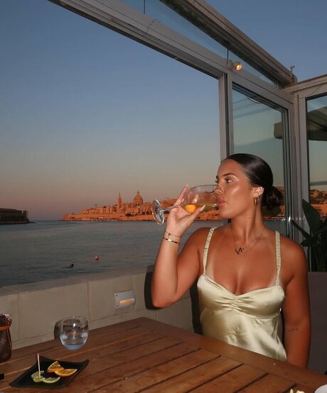 Kelsie Faith Thomas hd pornstar photos