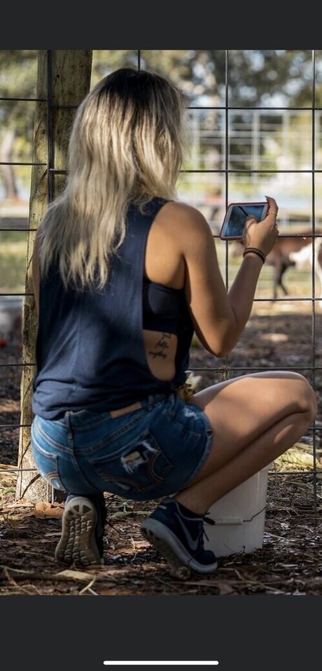 Paula Osterling model hd images