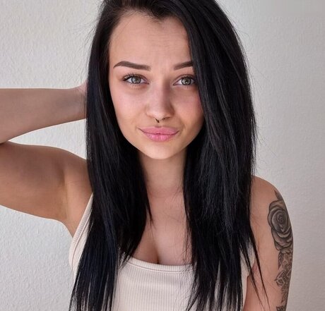 Wer ist sie_ nude model photos