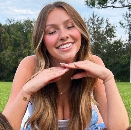 Mia Steele perfect pornstar galleries