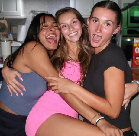 Mia Steele art model gallery