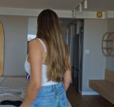 Alexis DeBello nice star img