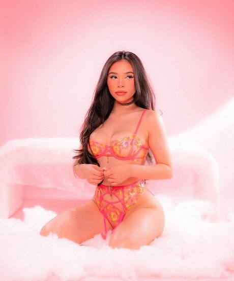 Alyssa Griffith model hot picture