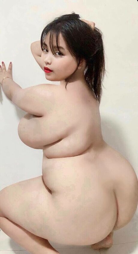 Steffi Anne Delos Santos model naked picture