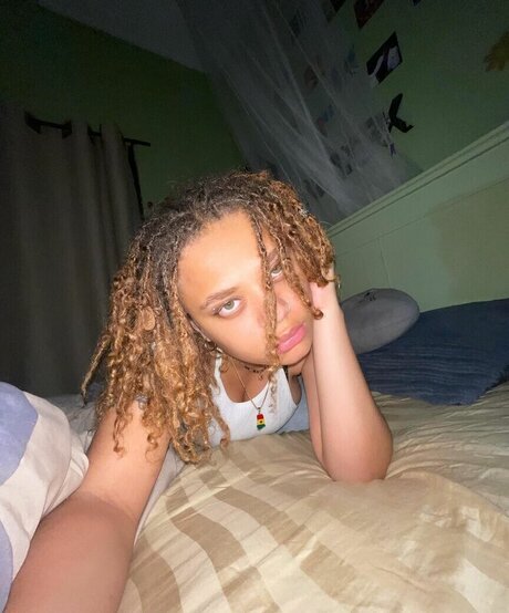 Lexcova high quality actress photo