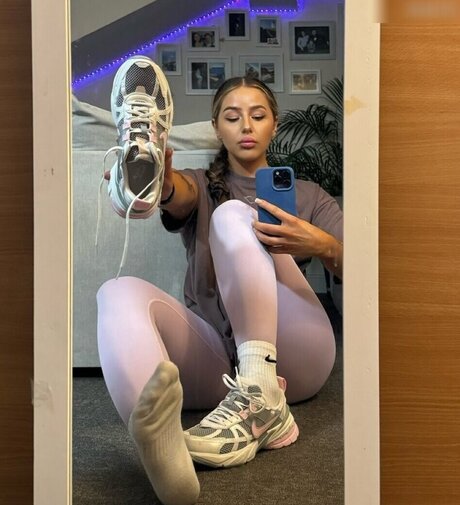 Taliafitt model pretty image