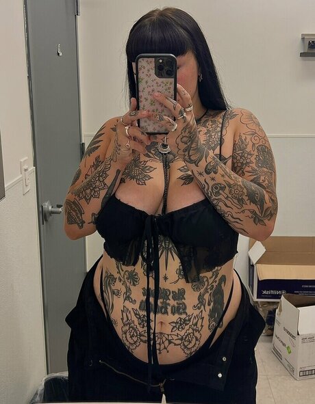 Venicecemetery pornstar pic