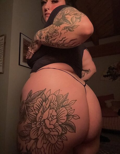 Venicecemetery star nudes picture