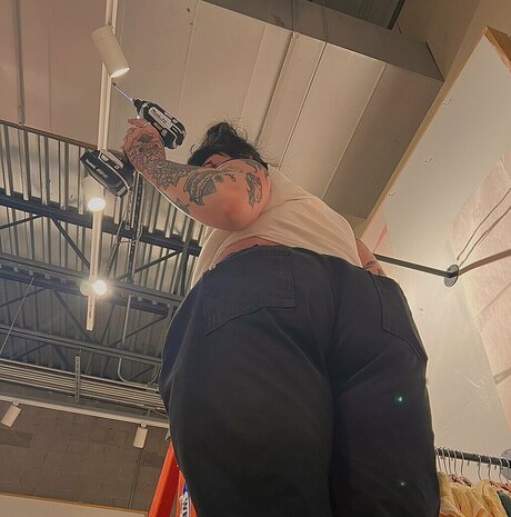 Venicecemetery pornstar top image