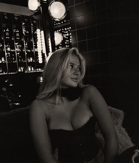 Emilia wue free star pic