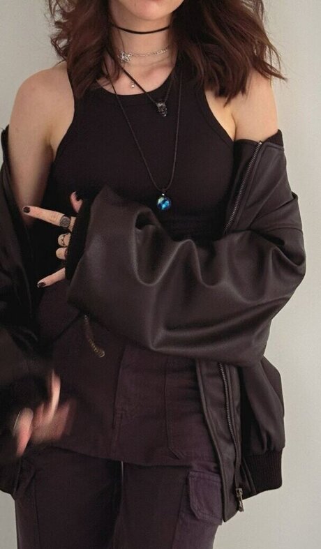 Gabriela Bee top model pic