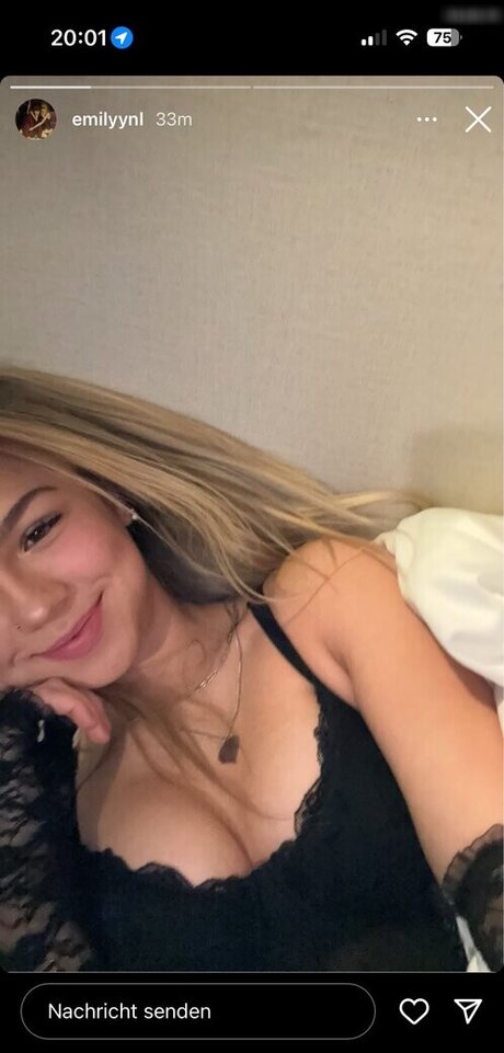 Emilyynl star top pic