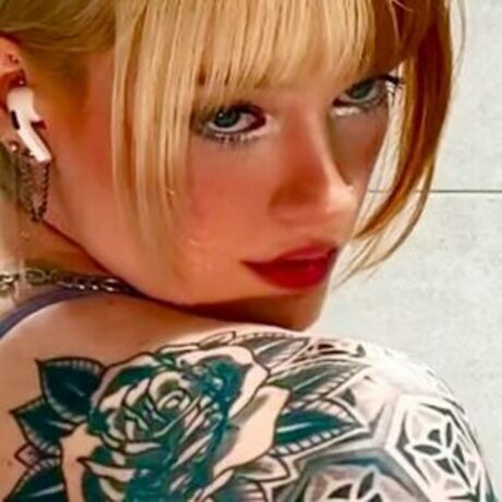 lilac lexx pornstar pretty pic