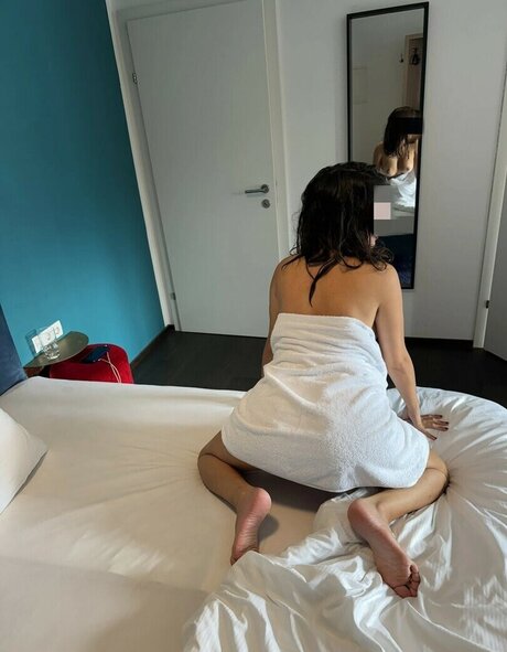 Deluxelolita model naked galleries