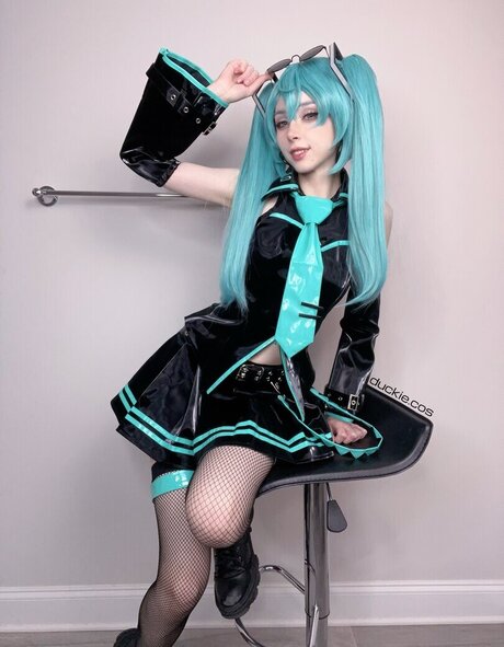 Duckie Cos sex star img