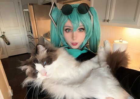 Duckie Cos nude pornstar picture