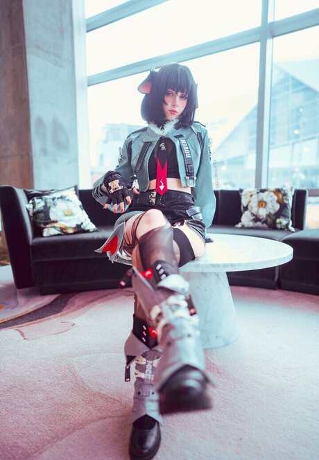 Duckie Cos naked pornstar picture