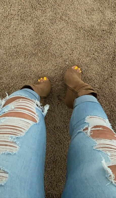 Emelh827 art model gallery