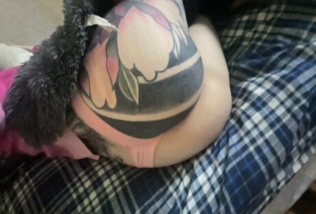 Aidee Haller naked star image