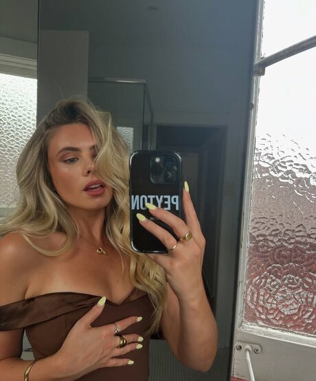 Peyton Cole exclusive actress photos