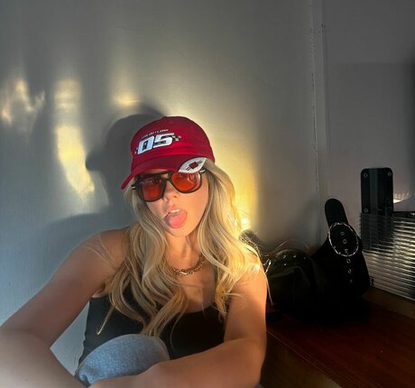 Peyton Cole model porn img