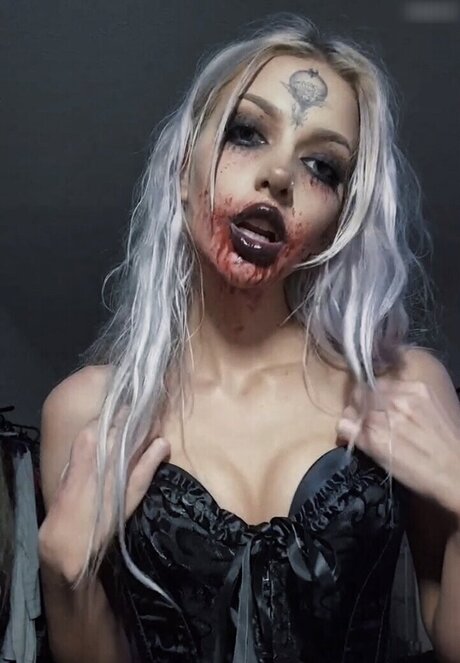 Luci Senior pornstar pretty img