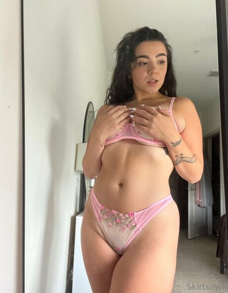 skirtsowo pornstar high quality photos