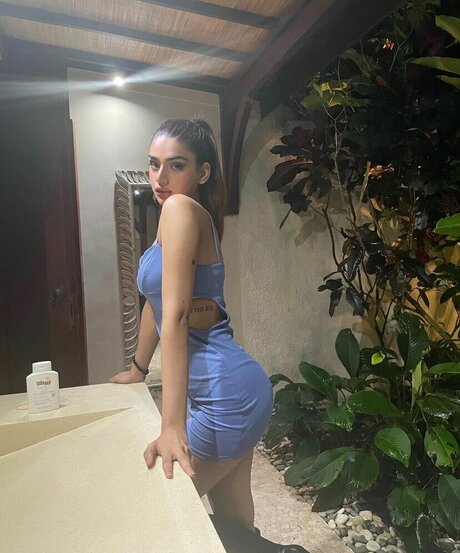 Pakhi Gadh model xxx picture