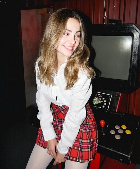 zeybik nude star archive