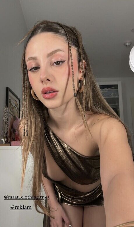 zeybik model free image