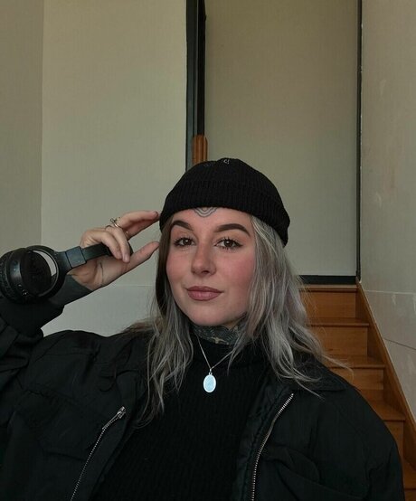 hairy lesbian onlyfans free photo