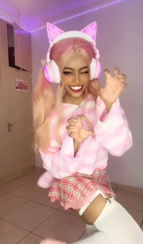 Princess Sachiko sexy actress img