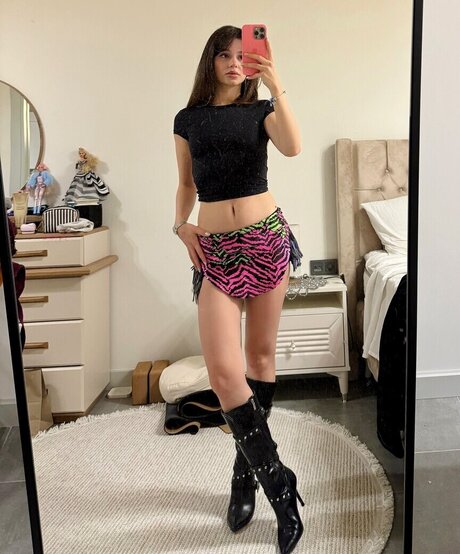 sumruozdenn erotic star img